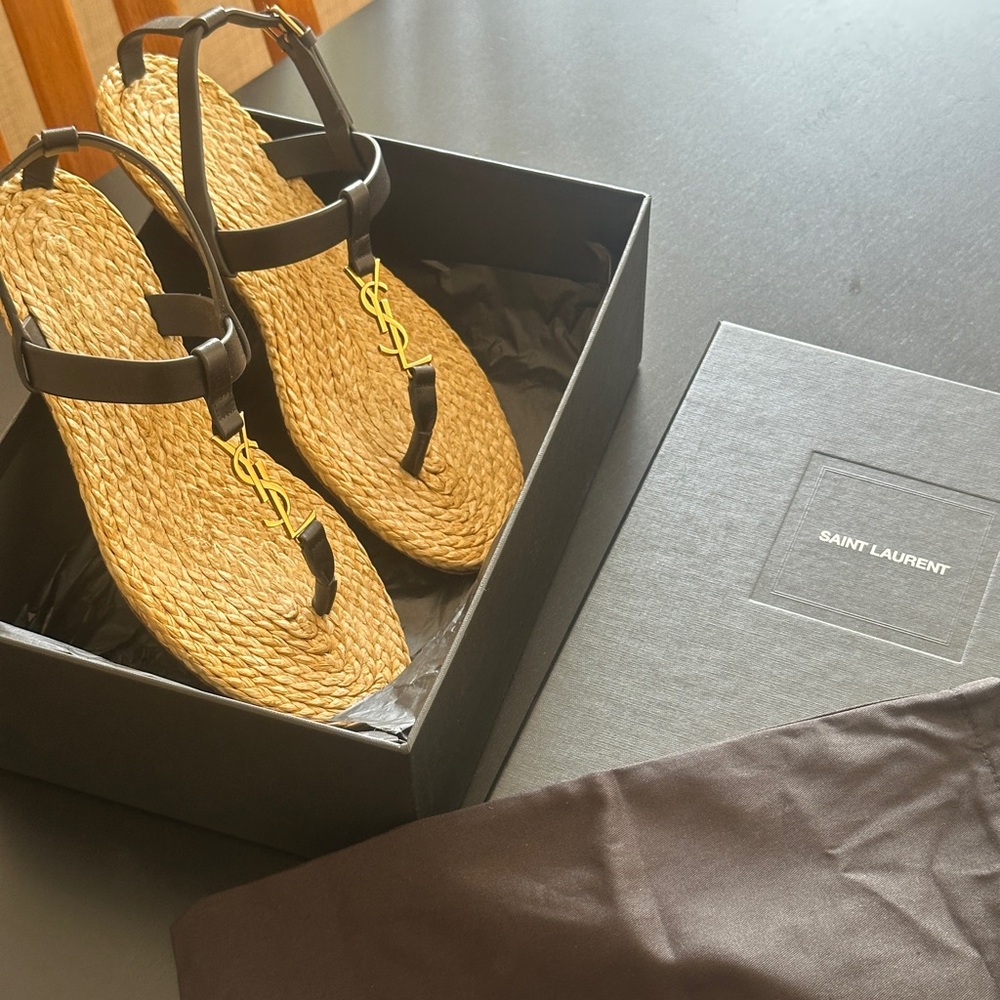 Saint Laurent Nero Cassandra Flats